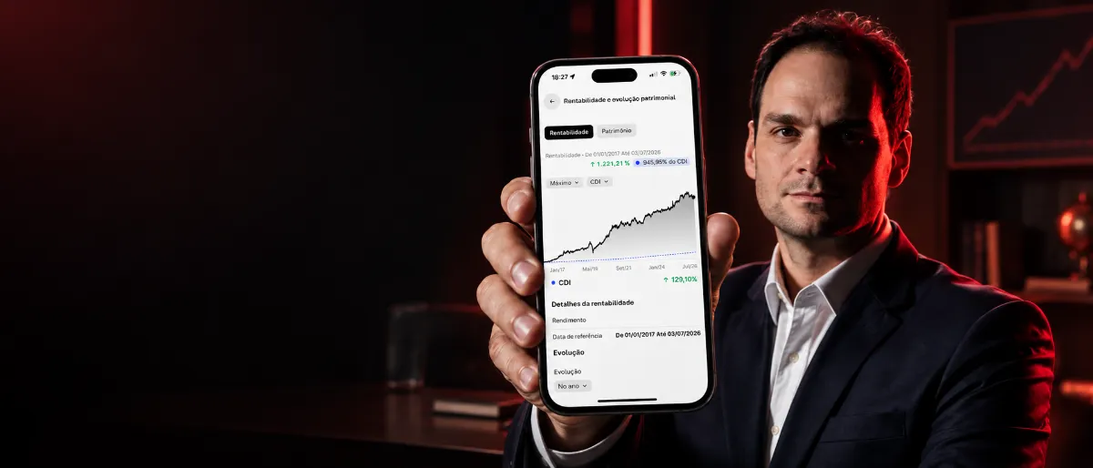 Tiago Reis mostrando a rentabilidade das carteiras no app da Suno
